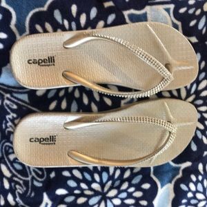 Capelli Flip flops size 8